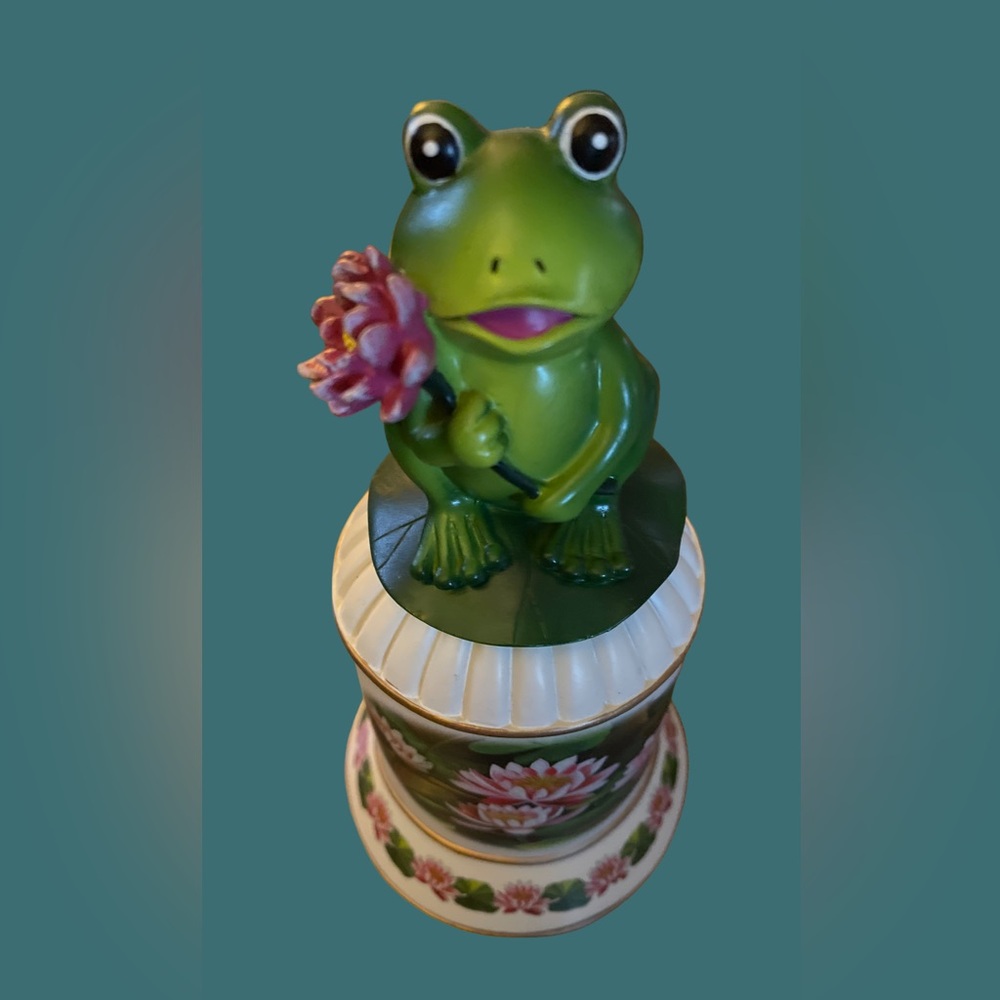 Frog Music Box On Pedestal Plays ‘Greensleeves’; Holding Lilies And On Base
